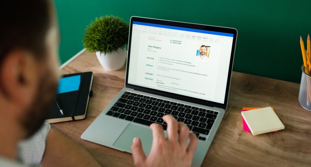 How to Write a Tech CV for Mid‑Level Software Engineer in the USA Step-by-Step Guide to Writing Your CV